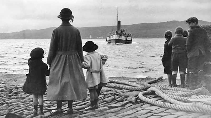 RMS Pioneer approaching Port Ellen