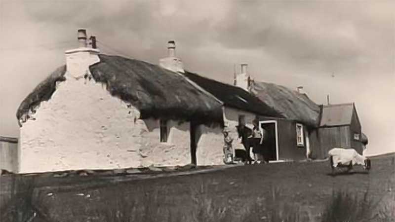 Heatherhouse - Thatched Cottage Caol Ila