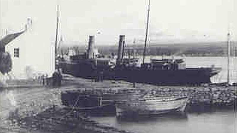 Paddle Steamer Islay III in Port Askaig